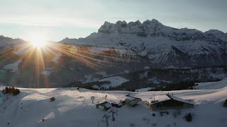 First Track | Le plaisir de la glisse au lever du soleil