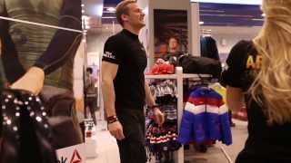 Открытые уроки CrossFit в магазинах Reebok каждое воскресенье Открытые уроки CrossFit в магазинах Reebok каждое воскресенье