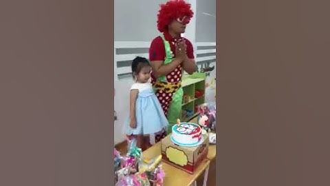 Chú hề MC dẫn nghi thức thổi nến cho sinh nhật tại lớp bé Kim Ngân #sinhnhattailop #hềmc #mcsinhnhat