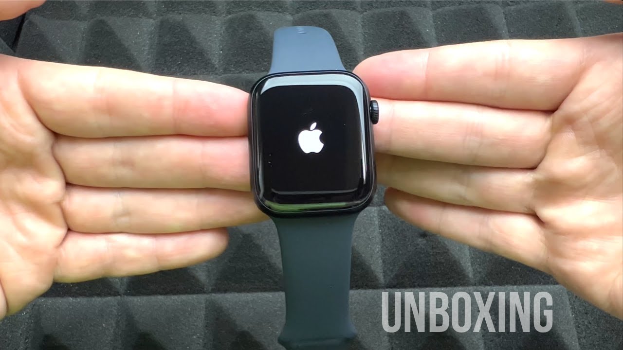 Apple Watch Series 8 GPS 45mm Midnight Aluminium Case with Midnight Sport  Band - Regular Unboxing