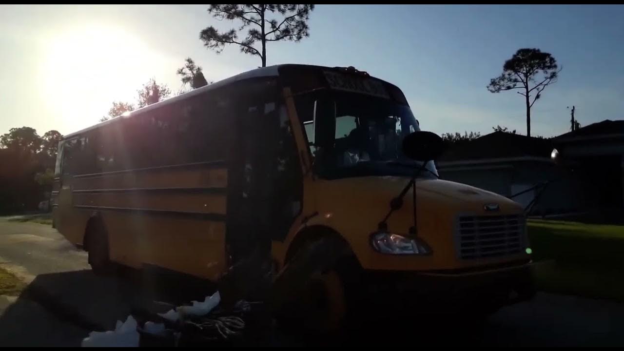 2706 - Leaving at the bus stop (2007 Thomas C2) - YouTube