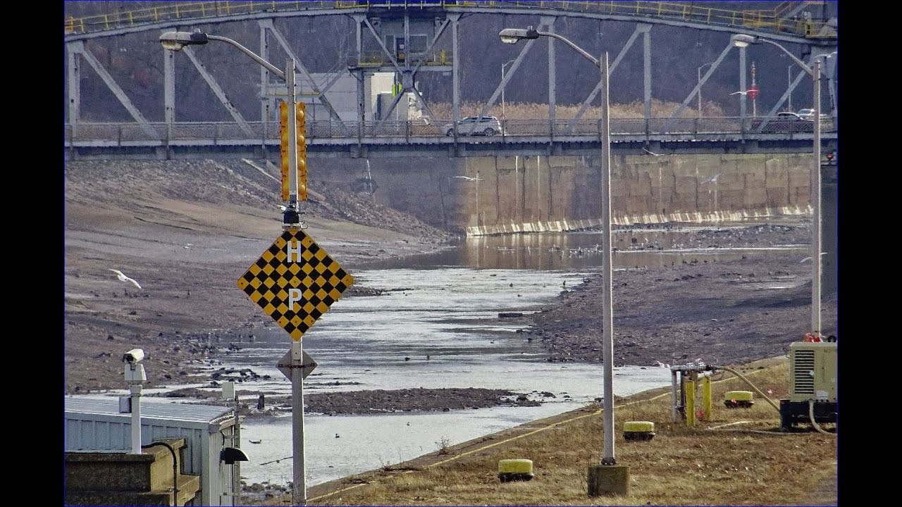 Welland Canal Drained Between Locks 3 7 Jan 9 2020 YouTube welland-canal-drained-between-locks-3-7-jan-9-2020-youtube