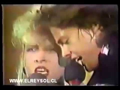 Luis Miguel dueto con Yuri en los Premios Premios Tv y Novelas RARE en 1985