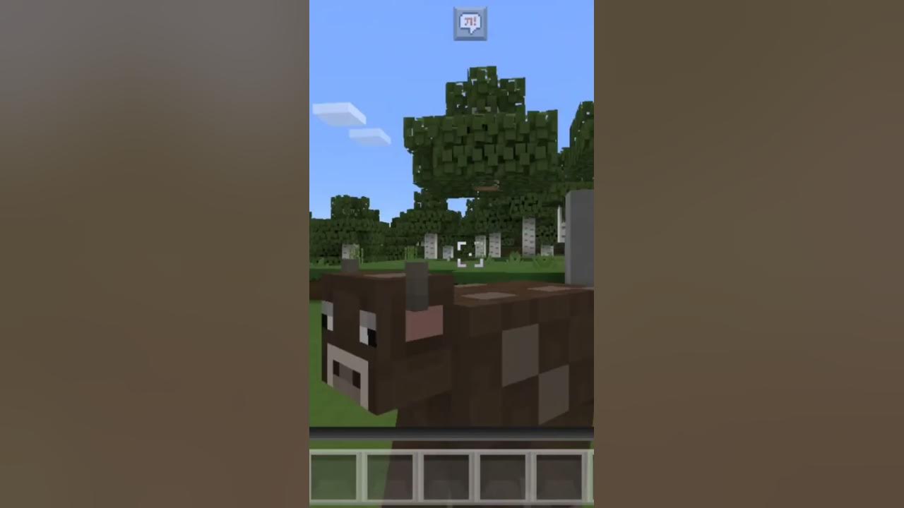 hunting-cow-for-food-in-minecraft-trending-minecraft-shorts