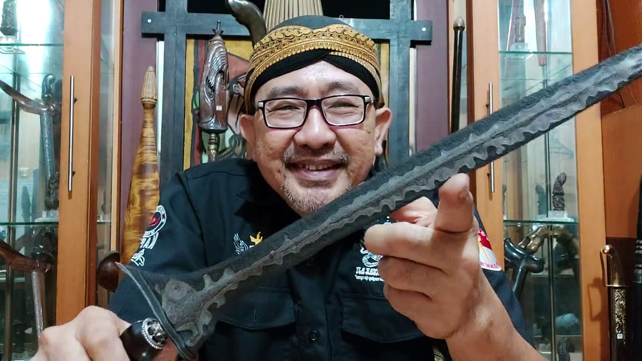 87. Pusoko-pusoko era PB IV sangat 'wingit'. Review Keris No : 4959