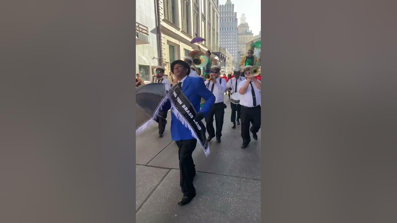 8-piece Brass Band & 2 Stilt Walkers doing Lil Liza Jane for Zapp’s Chips new pretzel line!