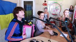 Группа MMDance спела песню о Бэтмене без фонограммы Группа MMDance спела песню о Бэтмене без фонограммы