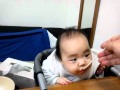 はじめての離乳食　食欲旺盛な赤ちゃん　５ヶ月です。