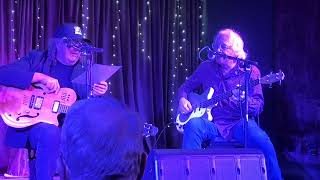 “Fall on Me” performed by Kevn Kinney of Drivin’ N’ Cryin’ with Peter Buck and Mike Mills of R.E.M. screenshot 3