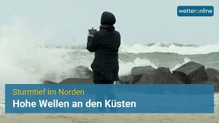 Sturm und hohe Wellen in Norddeutschland