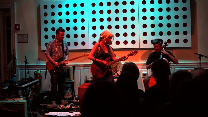 "Honeychain" Tanya Donelly at The Windham in Bello...