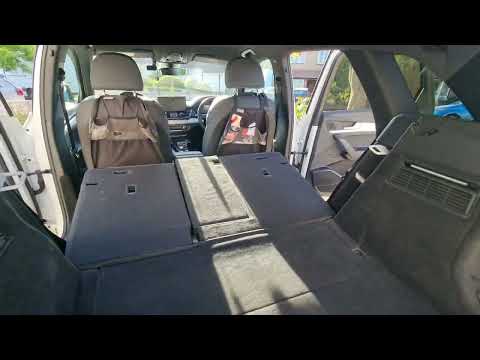 Audi Q5 middle seat release