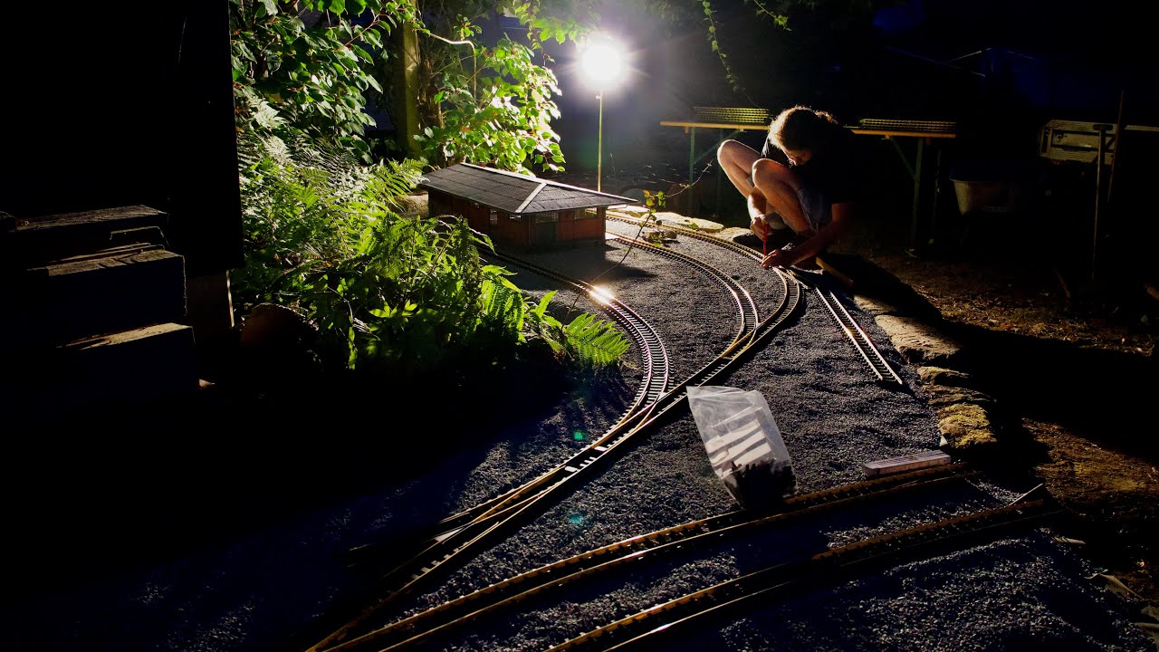 Building a FREIGHT AREA for my garden Railroad
