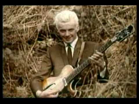 Смотреть «The Tornados-Robot» на YouTube