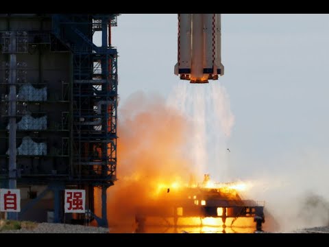 إقلاع أول رحلة مأهولة إلى المحطة الفضائية الصينية