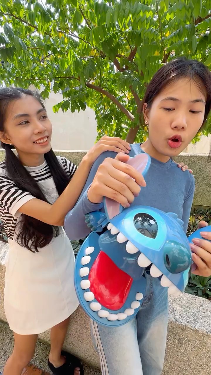 LNF - Súng nước của ai xịn nhất || Whose NERF GUN is the best? #shorts