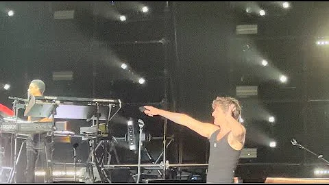 Charlie Puth SINGAPORE 2023 - LIGHT SWITCH live