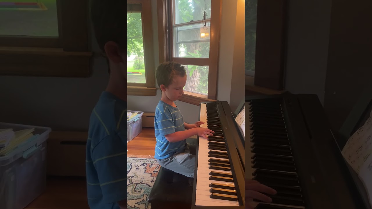 Fox Oliver Piano Kid, 6 year old prodigy, self-taught, Playing L'Arabesque by Friedrich Burgmüller