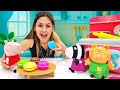 Ayşe MAKARON yapıyor! OLAMAZ! Peppa'nın makaronlarını George yiyor! Yemek yapma