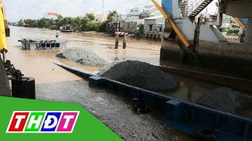 Bạc Liêu: Sà lan va vào cống bị chìm giữa kênh | THDT