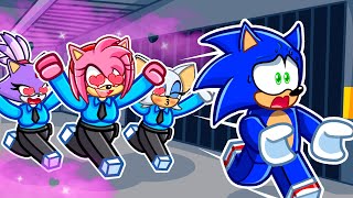 Escape CRAZY FAN GIRL SONIC Prison In Roblox!