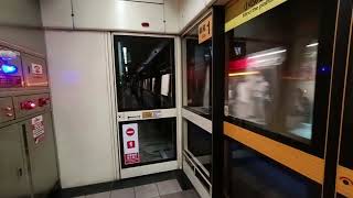 (1120614) 台北捷運 中和新蘆線C371型往迴龍列車O19輔大出站