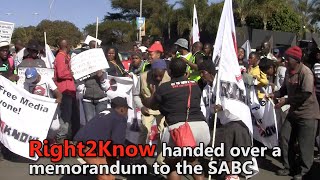 Hlaudi must fall - Right2Know