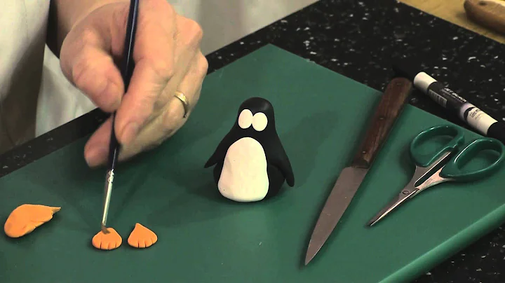 How to make a Penguin with modelling paste with Lo...