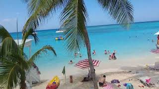 Ямайка.Монтиго Бэй.Изумрудная вода на пляже.