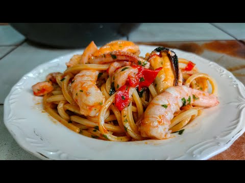 Spaghetti allo scoglio facili ricetta napoletana di Cannavacciuolo