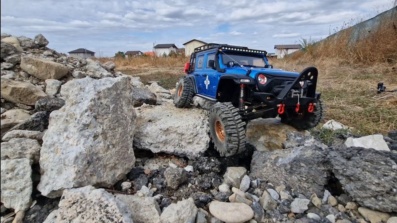 Jeep wrangler vs ford bronco rock crawling rc wltoys 104010 wltoys 104020 #rc #rccrawler #crawler