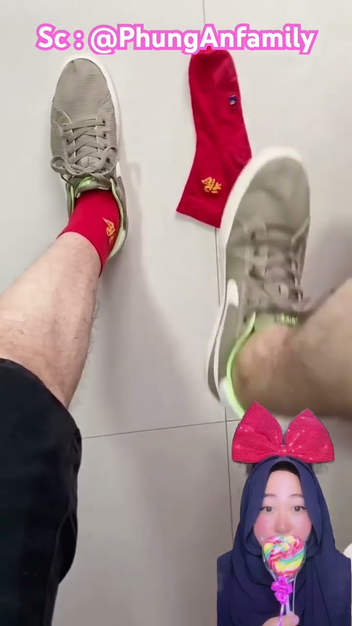 PAKAI SEPATU MODEL TERBARU ⁉️Bagus Gak Ya ? @PhungAnfamily #shorts #funny #dubbing