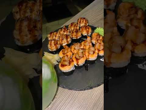 Самые вкусные роллы в Фуджи суши 🍱 #суши#фуджи#роллы #Азия#sushi#azia#restaurant#ресторан#❤️