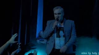 Morrissey-THIS NIGHT HAS OPENED MY EYES[Smiths]-Live-Colosseum-Caesars Palace-Las Vegas-Aug 28, 2021 Resimi