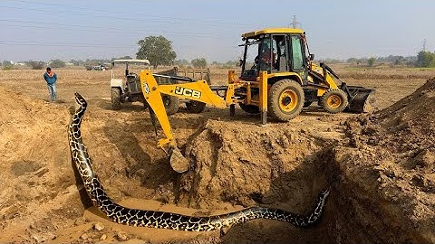 JCB 3dx Backhoe Loading Mud in Mahindra 475 JCB miti khudai work video JCB khudai #jcb #jcbvideo