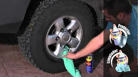 ¿Es bueno el WD-40 para limpiar neumáticos?
