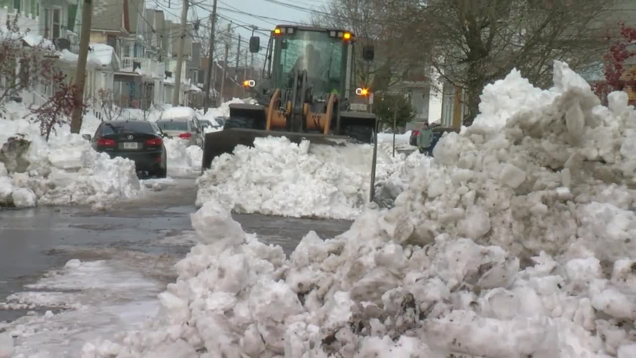 Blizzard trumps city’s snow removal plan - YouTube