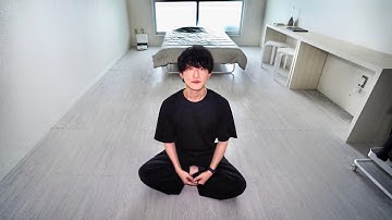Meet Japan’s Most Extreme Minimalist