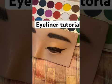 Eyeliner tutorial 🌸 #shorts #youtubeshorts #easyeyemakeuptutorial #viral