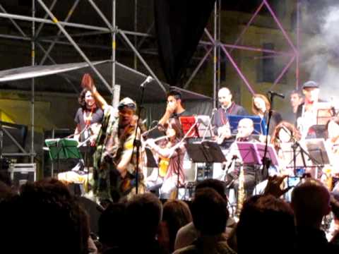 Improbabilband - Fela - con Ana Estrela - Bari in ...