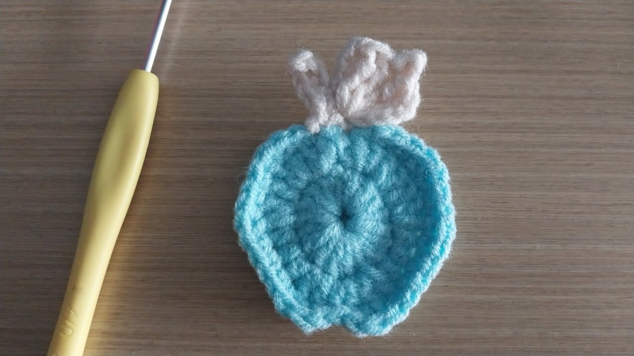 The Apple Crochet / Quả táo len trang trí