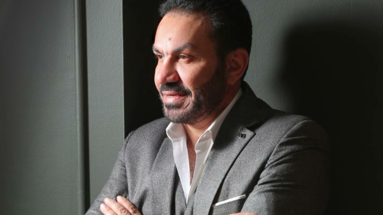 عبدالمنعم طلب.  لا قديم ولا جديد. قلبي ناوي يتفرنك مايركب باص.حكمي واضح مشروعي فيني اخلاص  الحمش