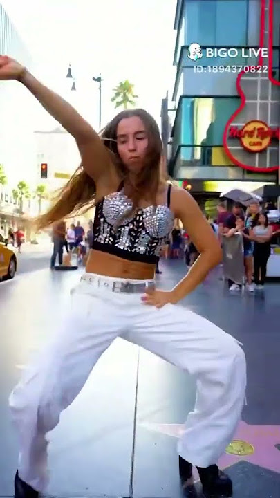 BIGO LIVE - Confidence is the most elegant move. 💃BIGO ID:1894370822