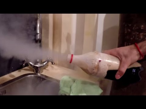 What happens if Coca-Cola pour liquid nitrogen