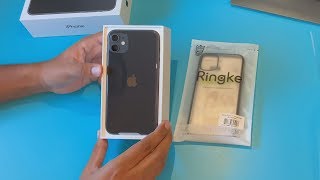 Unboxing black iPhone 11 (64GB)