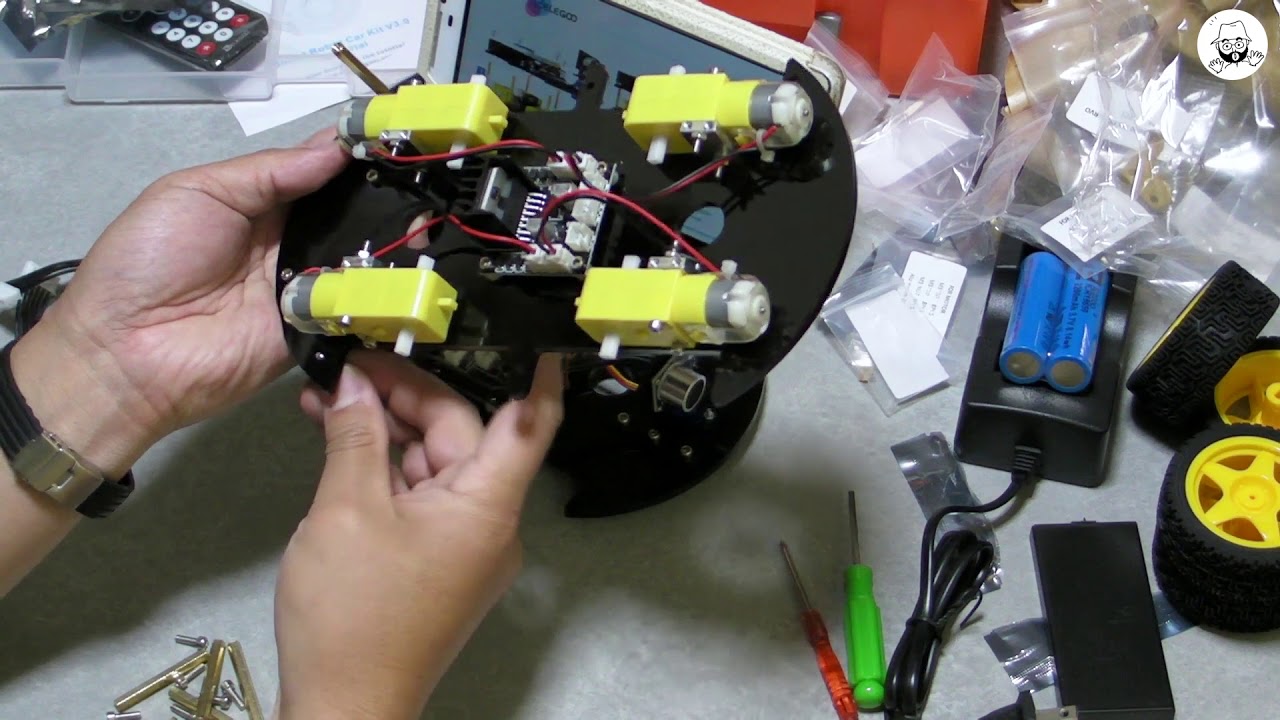 Elegoo Arduino スマートロボットカー V3.0 組立 5/6 - YouTube