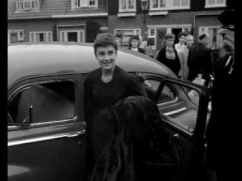 Video: Audrey Hepburn Nettowaarde: Wiki, Getrouwd, Familie, Bruiloft, Salaris, Broers en zussen