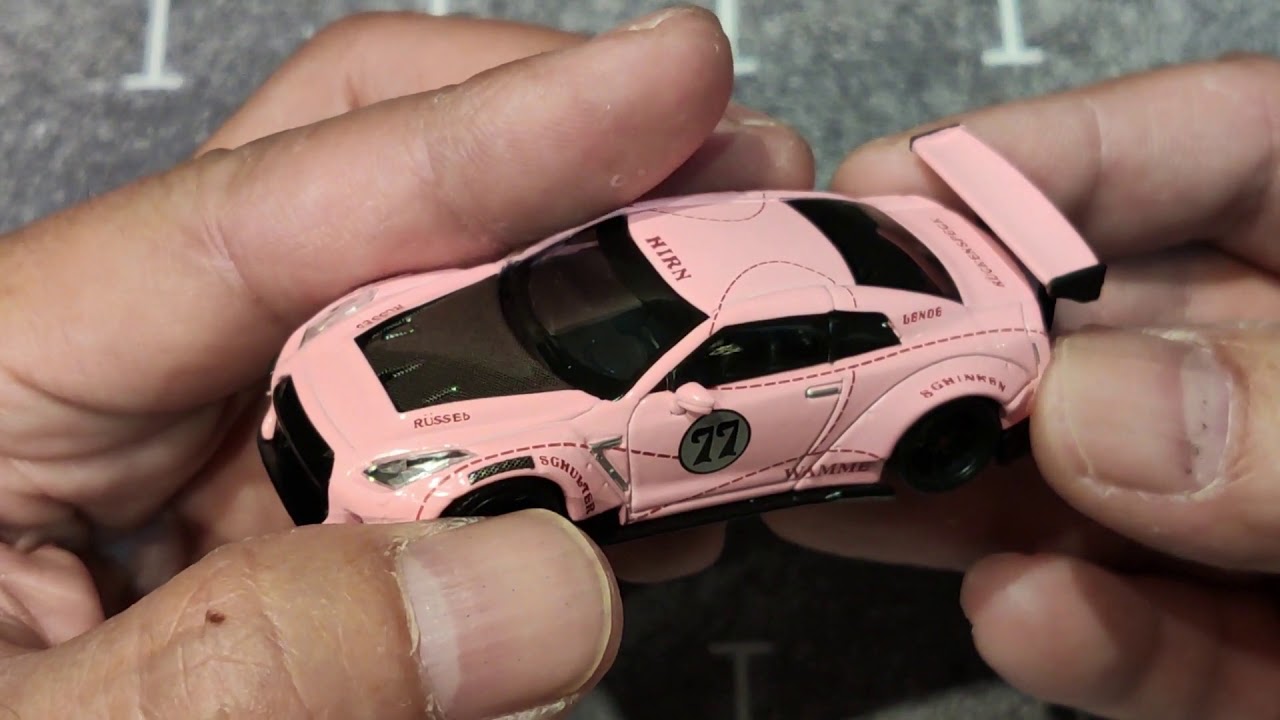 1/64 MINI-GT LB★Works Nissan GT-R (R35) Pink Pig - YouTube