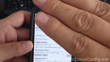 Onde fica o sensor de luminosidade no celular?