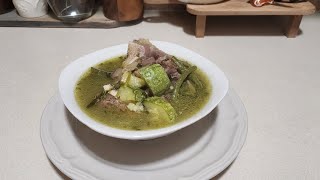 Mole verde con carne de res